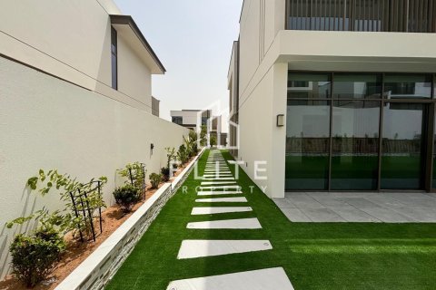 Villa en Dubai, 4 dormitorios, № 69817 - foto 3