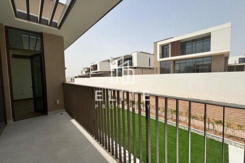Villa en Dubai, 4 dormitorios, № 69817 - foto 11