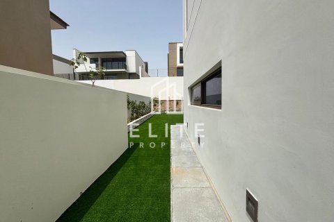 Villa en Dubai, 4 dormitorios, № 69817 - foto 17