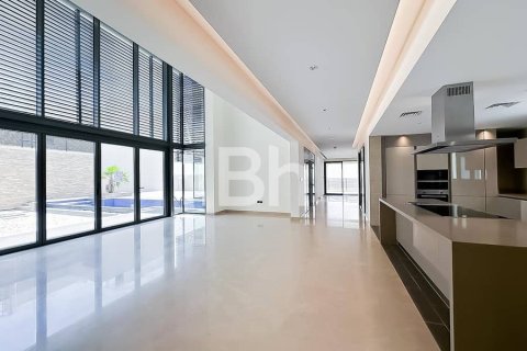 Villa in Dubai 5 bedrooms, 746 sq.m. № 6329 - photo 19