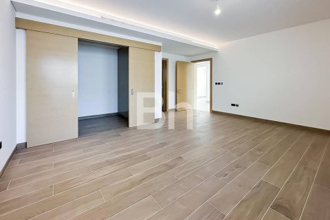 Villa in Dubai 5 bedrooms, 746 sq.m. № 6329 - photo 13