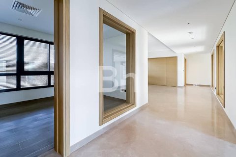 Villa in Dubai 5 bedrooms, 746 sq.m. № 6329 - photo 25