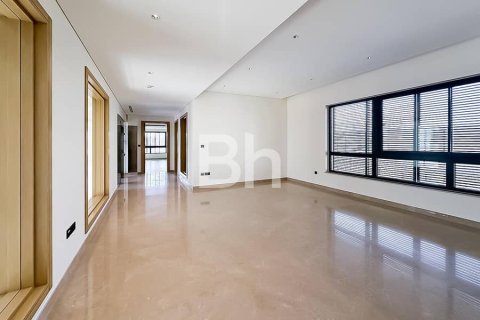 Villa in Dubai 5 bedrooms, 746 sq.m. № 6329 - photo 8