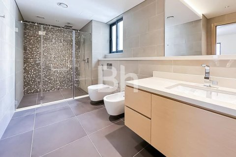 Villa in Dubai 5 bedrooms, 746 sq.m. № 6329 - photo 12