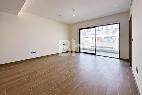 Villa in Dubai 5 bedrooms, 746 sq.m. № 6329 - photo 2