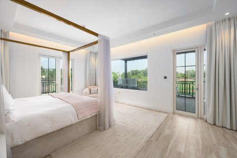 Villa in Jumeirah Golf Estates, Dubai 6 bedrooms, 975.48 sq.m. № 141162 - photo 15