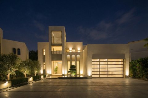 Villa in Jumeirah Islands, Dubai 4 bedrooms, 883.79 sq.m. № 141161 - photo 4