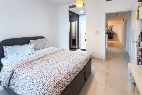 Apartment in Jumeirah Lake Towers, Dubai 2 bedrooms, 179.02 sq.m. № 141159 - photo 12