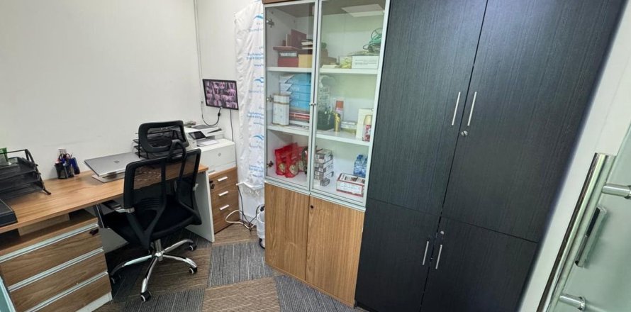 Офис в Бизнес-Бэе, Дубай, 70.9м², № 64313