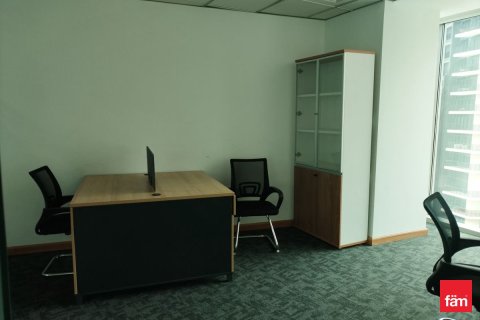 Снять в аренду офис в Бизнес-Бэе, Дубай: 70.9м², № 64313 - фото 5