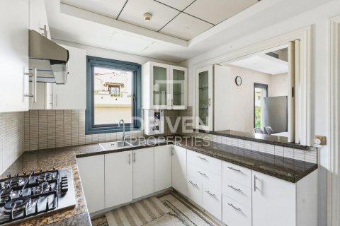 Villa à Mirdif, Dubai, 3 chambres, 267 m², № 136364 - photo 2