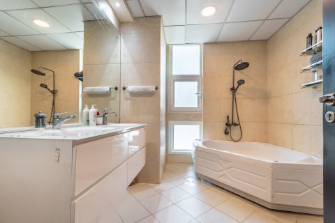 Apartment in Dubai Marina, Dubai 3 bedrooms, 260 sq.m. № 101225 - photo 7