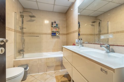 Apartment in Dubai Marina, Dubai 3 bedrooms, 260 sq.m. № 101225 - photo 6