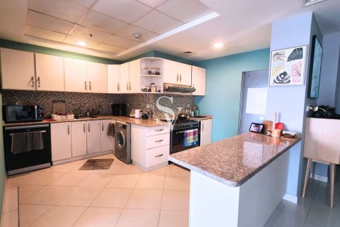 Apartment in Dubai Sports City, Dubai 2 bedrooms, 155 sq.m. № 83241 - photo 12