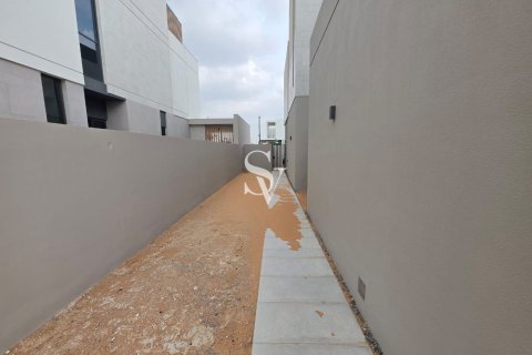 Villa in Arabian Ranches 3, Dubai 4 bedrooms, 448 sq.m. № 83242 - photo 20
