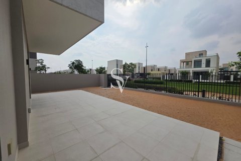 Villa in Arabian Ranches 3, Dubai 4 bedrooms, 448 sq.m. № 83242 - photo 21