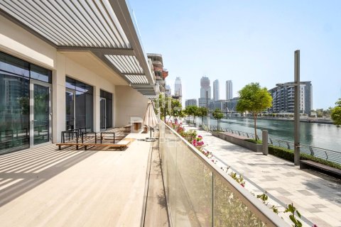Apartment in Al Wasl, Dubai 3 bedrooms, 236.9 sq.m. № 141010 - photo 24
