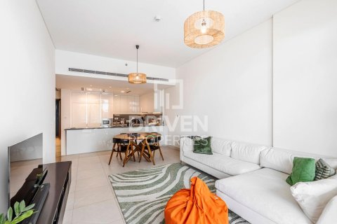 Apartment in Al Wasl, Dubai 3 bedrooms, 236.9 sq.m. № 141010 - photo 6