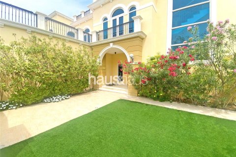Villa en Jumeirah Park, Dubai, 4 dormitorios, 386 m², № 44459 - foto 1