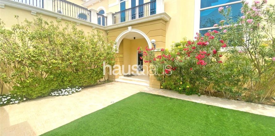 Villa en Jumeirah Park, Dubai, 4 dormitorios, 386 m², № 44459