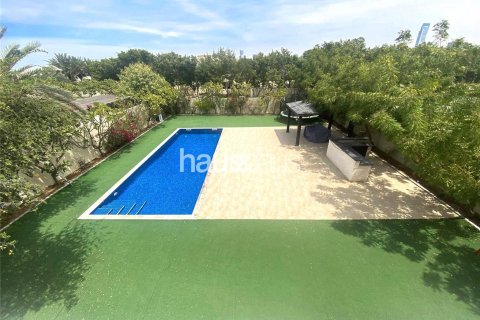 Villa en Jumeirah Park, Dubai, 4 dormitorios, 386 m², № 44459 - foto 2