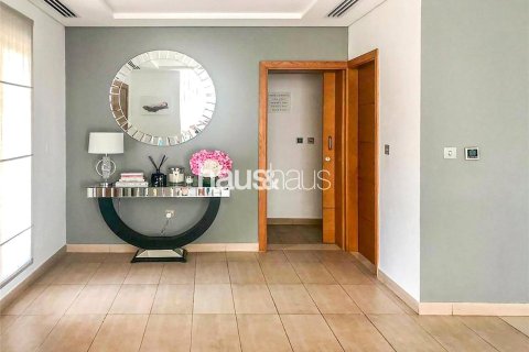 Villa en Jumeirah Park, Dubai, 4 dormitorios, 386 m², № 44459 - foto 10