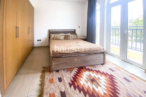 Villa en Jumeirah Park, Dubai, 4 dormitorios, 386 m², № 44459 - foto 8