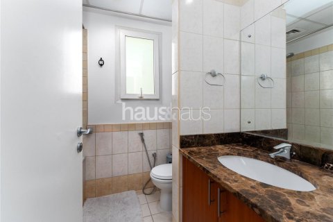 Villa in The Springs, Dubai 3 bedrooms, 251 sq.m. № 44457 - photo 15