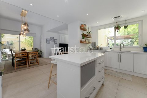 Villa in The Springs, Dubai 3 bedrooms, 251 sq.m. № 44457 - photo 7