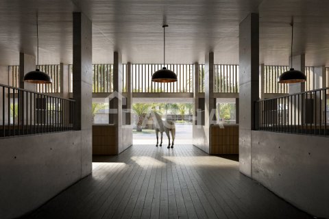 Villa in Dubai Investment Park, Dubai 4 bedrooms, 470 sq.m. № 105212 - photo 5