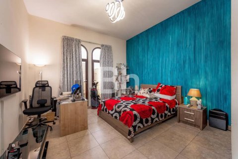 Villa in Mudon, Dubai 4 bedrooms, 312 sq.m. № 23453 - photo 12