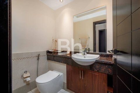 Villa in Mudon, Dubai 4 bedrooms, 312 sq.m. № 23453 - photo 7