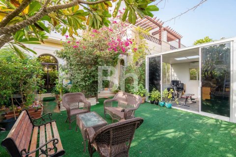 Villa in Mudon, Dubai 4 bedrooms, 312 sq.m. № 23453 - photo 3