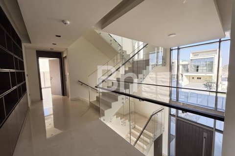 Снять в аренду виллу в Дубай Хилс Эстейт, Дубай: 5 спален, 786м², № 23455 - фото 13