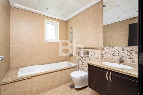 Villa en Jumeirah Park, Dubai, 3 dormitorios, 508 m², № 23454 - foto 10