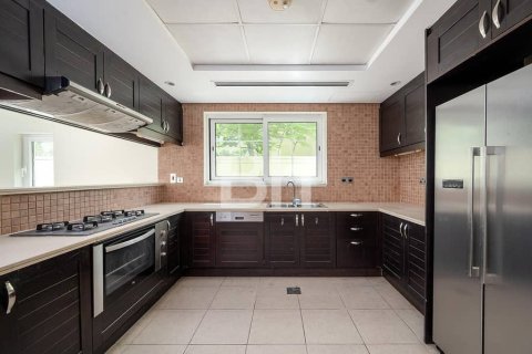 Villa en Jumeirah Park, Dubai, 3 dormitorios, 508 m², № 23454 - foto 16