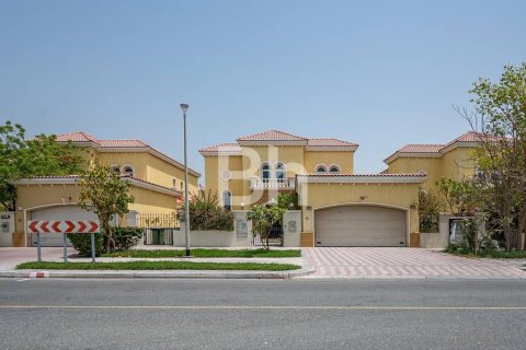 Villa en Jumeirah Park, Dubai, 3 dormitorios, 508 m², № 23454 - foto 2