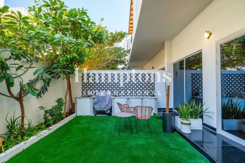 Townhouse in Murooj Al Furjan, Al Furjan, Dubai 4 bedrooms, 231.84965583 sq.m. № 85225 - photo 2