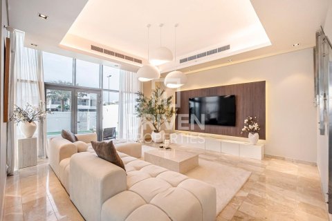 Villa à Jebel Ali, Dubai, 4 chambres, 476.78 m², № 125104 - photo 3