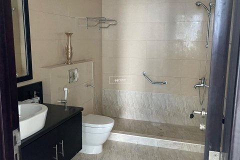 Apartment in Jumeirah Lake Towers, Dubai 2 bedrooms, 185.2 sq.m. № 48056 - photo 11