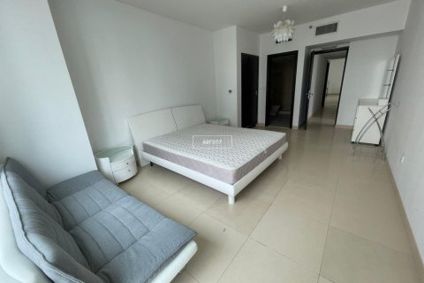Apartment in Jumeirah Lake Towers, Dubai 2 bedrooms, 185.2 sq.m. № 48056 - photo 6