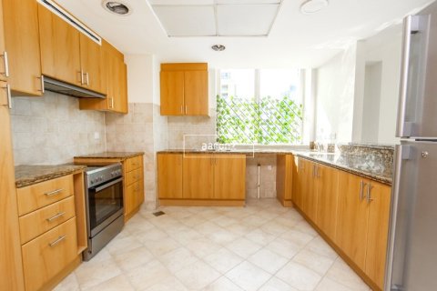 Apartment in Dubai Marina, Dubai 2 bedrooms, 157.7 sq.m. № 48057 - photo 13