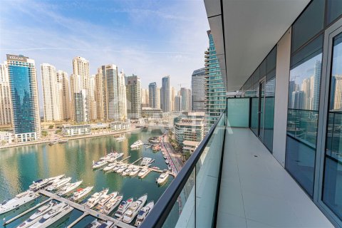 Купить квартиру в Vida Residences Dubai Marina, Дубай Марина, Дубай: 3 спальни, 153.6м², № 6918 - фото 2