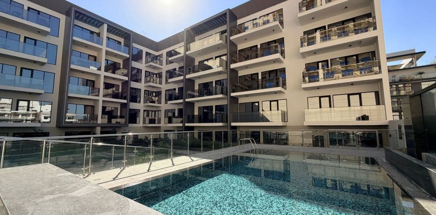 Квартира в Дубае, 2 спальни, 142.3м², № 91659