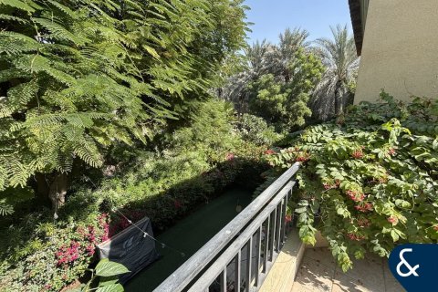 Снять в аренду таунхаус в Дубай Инвестмент Парке, Дубай: 4 спальни, 388м², № 79191 - фото 13