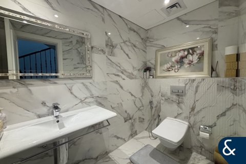 Снять в аренду таунхаус в Дубай Инвестмент Парке, Дубай: 4 спальни, 388м², № 79191 - фото 6