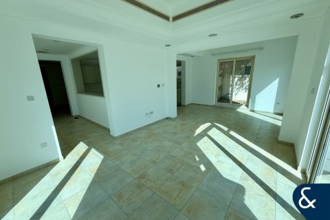Villa in Victory Heights, Dubai Sports City, Dubai 4 bedrooms, 297 sq.m. № 79200 - photo 5