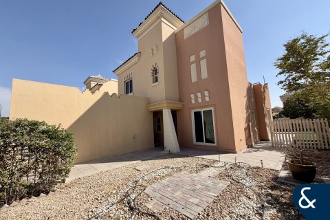 Villa in Victory Heights, Dubai Sports City, Dubai 4 bedrooms, 297 sq.m. № 79200 - photo 2