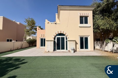 Villa in Victory Heights, Dubai Sports City, Dubai 4 bedrooms, 297 sq.m. № 79200 - photo 1