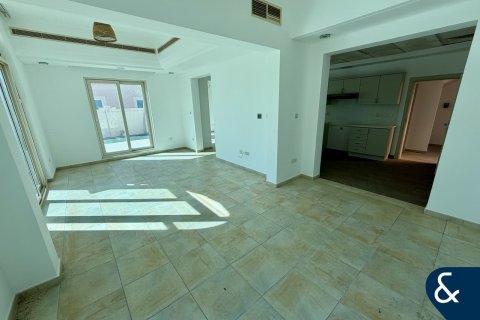 Villa in Victory Heights, Dubai Sports City, Dubai 4 bedrooms, 297 sq.m. № 79200 - photo 6